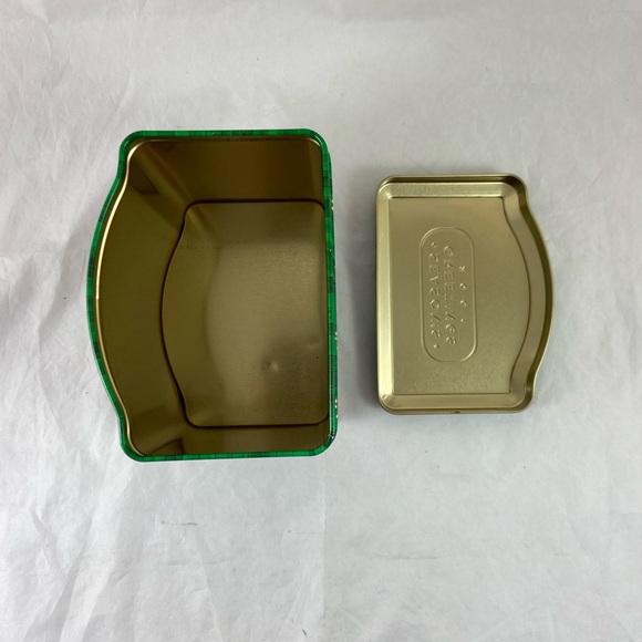 M&M’s Brand Christmas Village Series 2001 Number 12 & 1995 Brand Town & Sticker - Picture 8 of 16